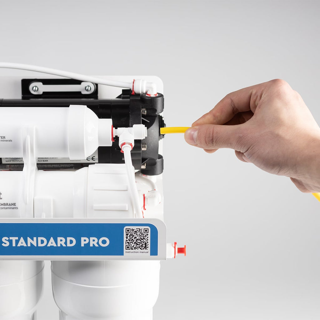 Standard PRO avec pompe et minéralisation MO550MPECOSTD — Branchement du tube jaune